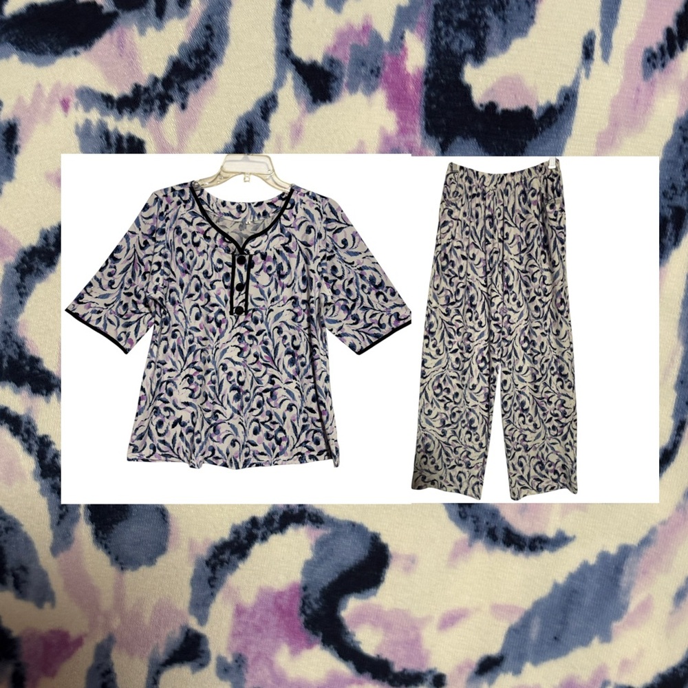 2 Pc PJ set purple white 1/4 button mandarin collar black trim geo print